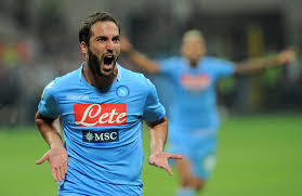 Napoli – Higuain resta